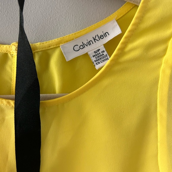 Calvin Klein sleeveless top. - Picture 3 of 3